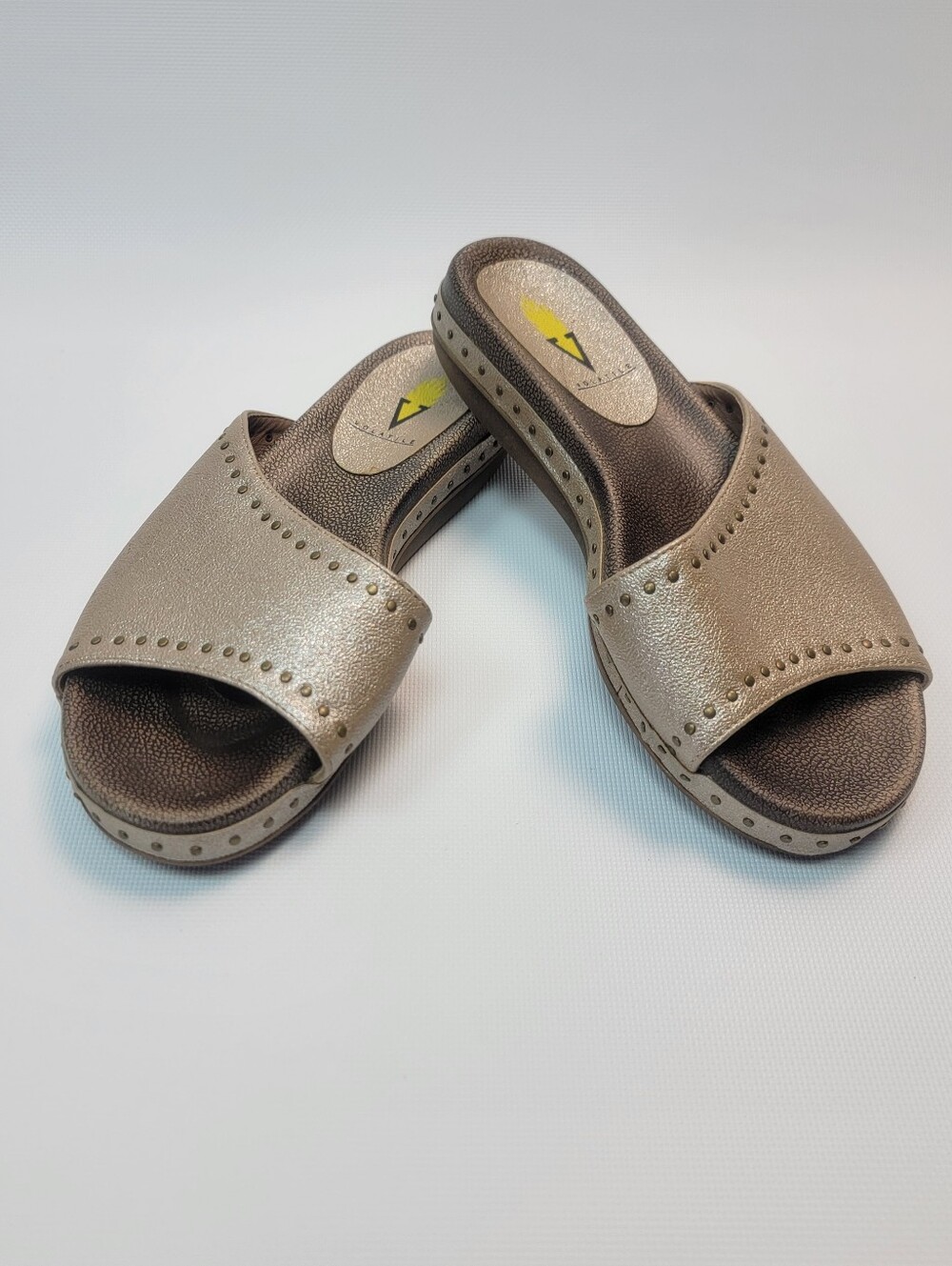 Volatile Women’s Gold Metalic Studded Slide Sandals Stylish Comfortable Sz 7M/W